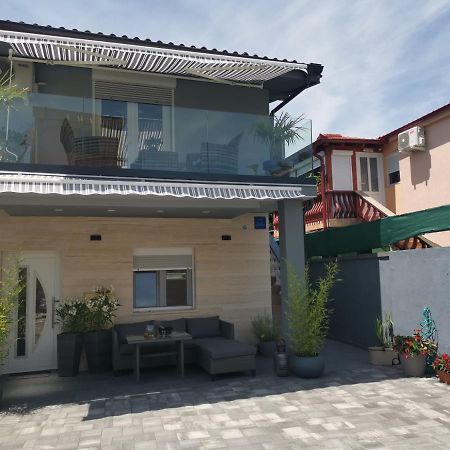 Apartmani Sarm 비르 외부 사진