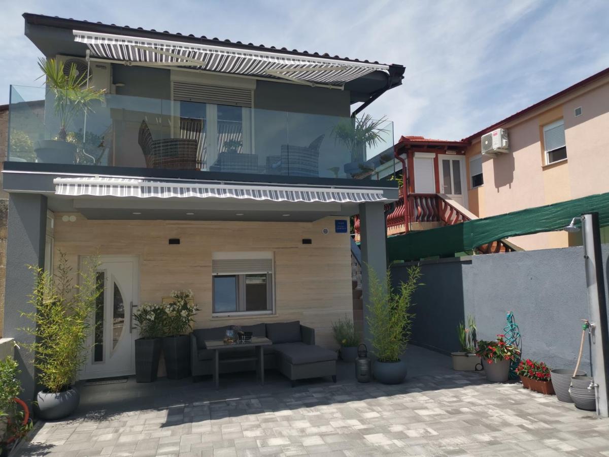 Apartmani Sarm 비르 외부 사진