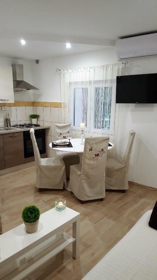 Apartmani Sarm 비르 외부 사진